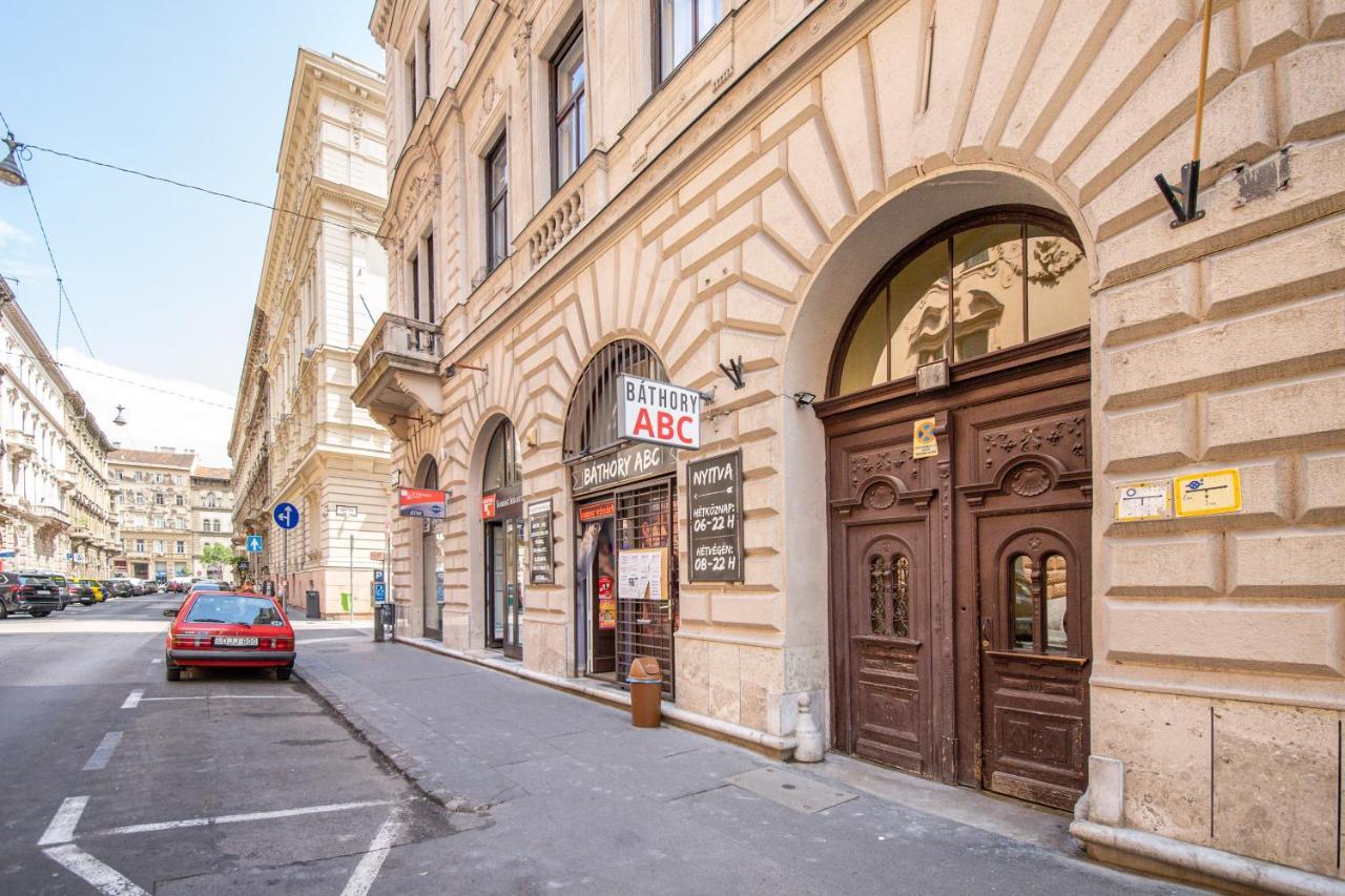 City Center Apartment Budapeste Exterior foto