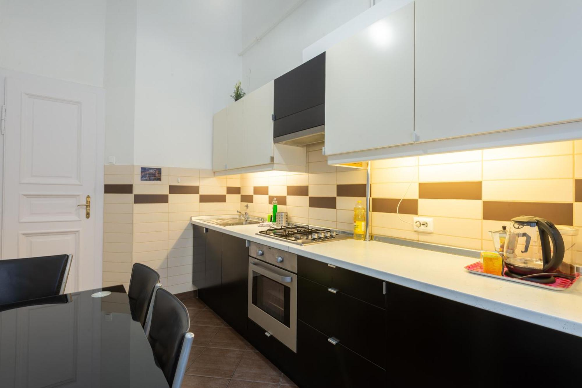 City Center Apartment Budapeste Exterior foto